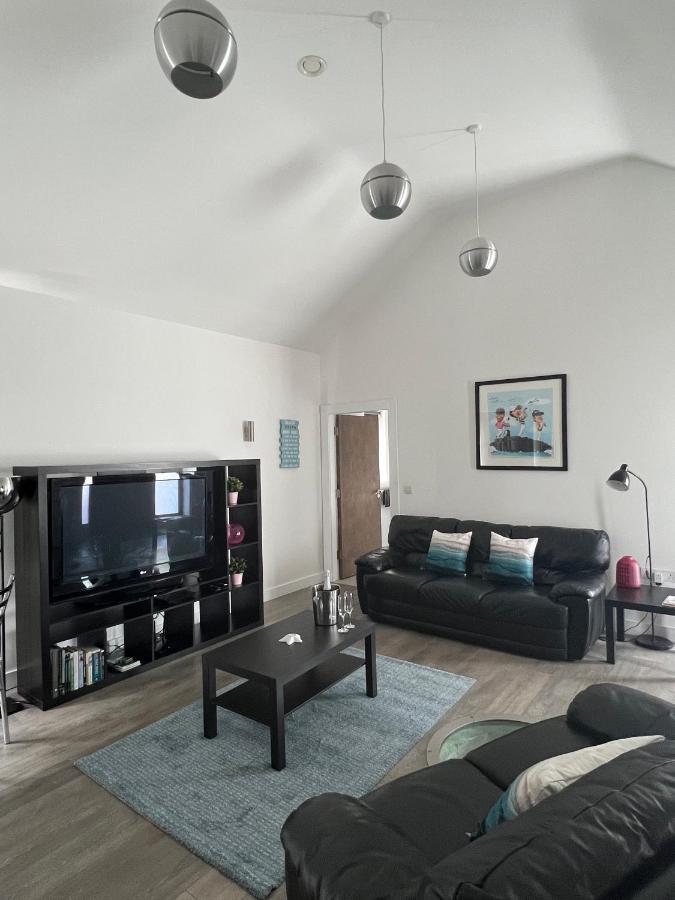 Fitzy'S Bunker - Modern Beach Apartment Ardglass Exterior photo